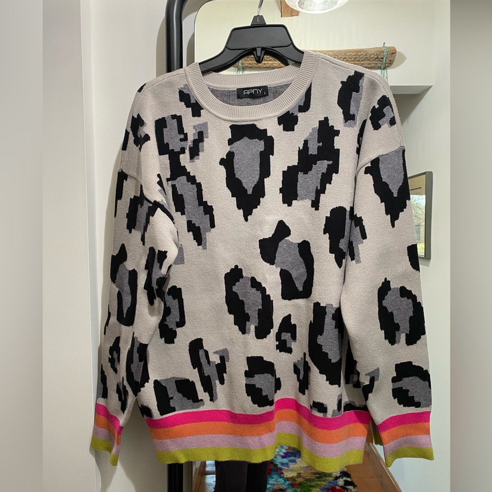 Nice material very soft vibrant new sweater